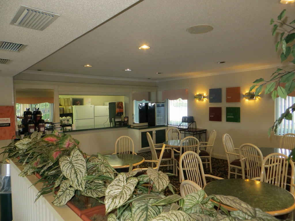 Fairview Inn & Suites โมบิล ภายนอก รูปภาพ